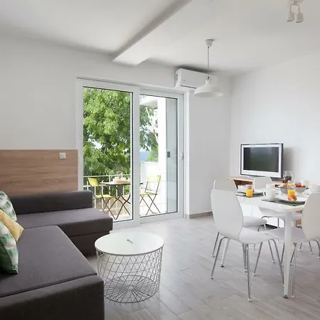 Coast 27 Apartment *